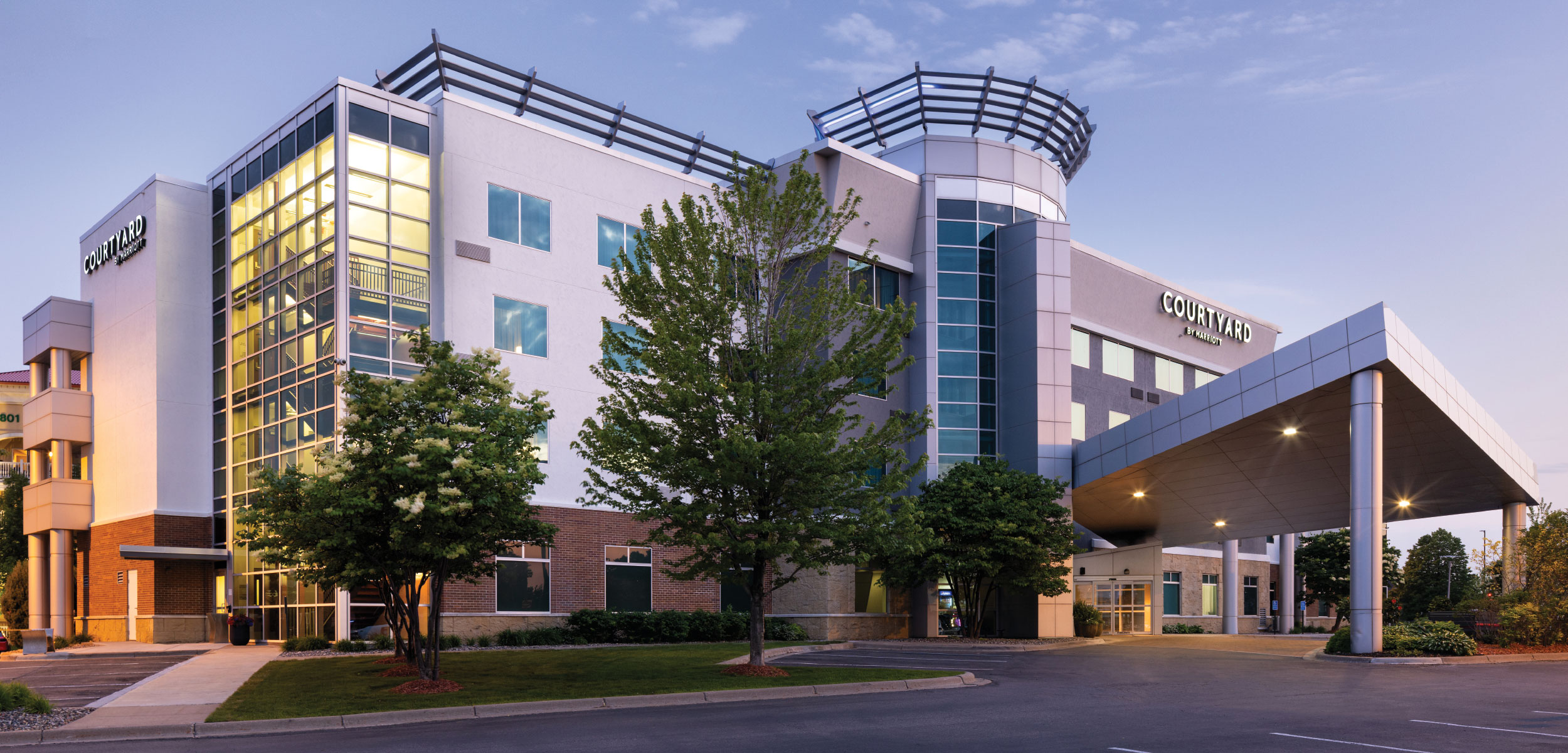 Courtyard Arbor Lakes