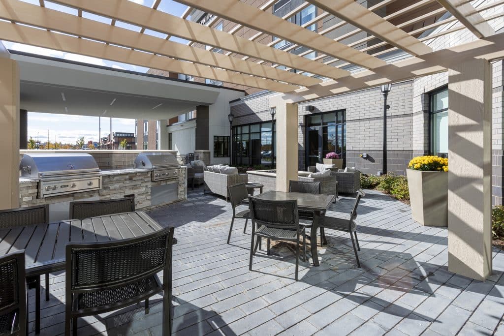 Residence Inn Arbor Lakes Maple Grove Patio